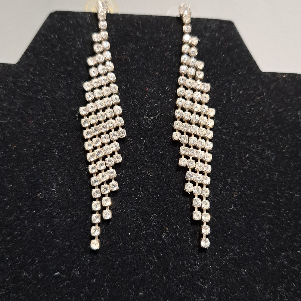 ⌛️ Vintage Earrings 8/10